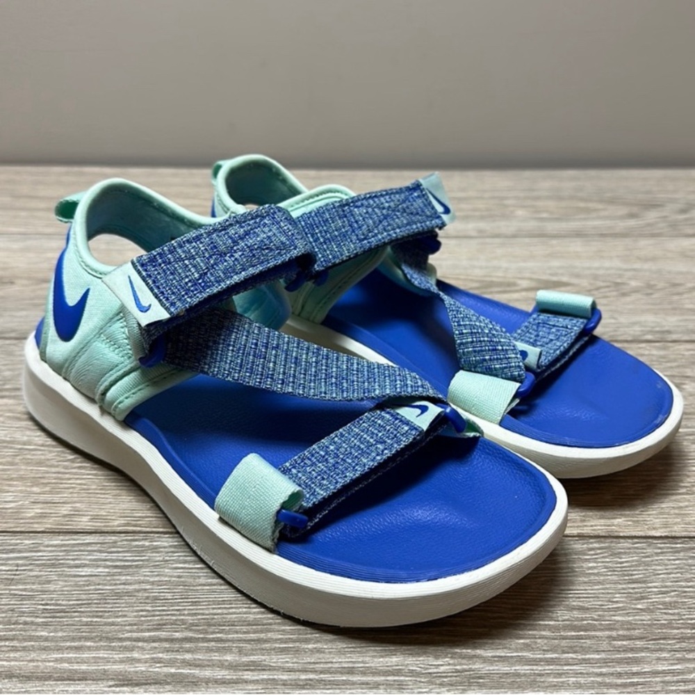 FINAL MARKDOWN• 
Nike Vista Sandals • Mint Foam Cashmere• Size 11